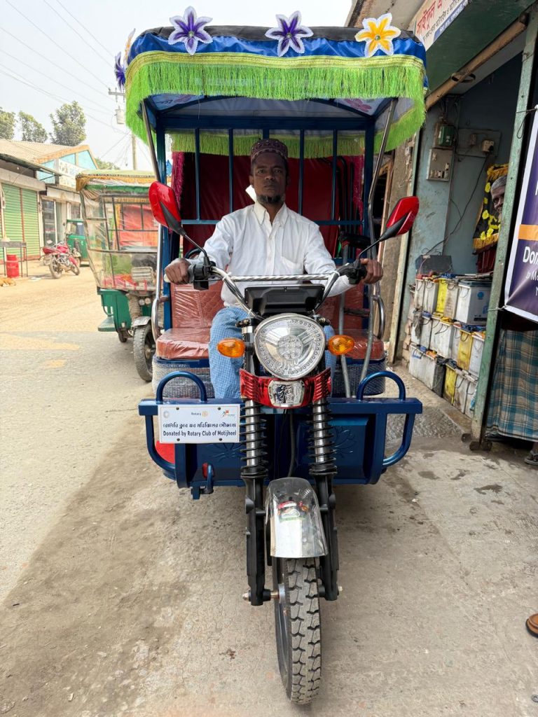 Donation of auto ricksaw 3